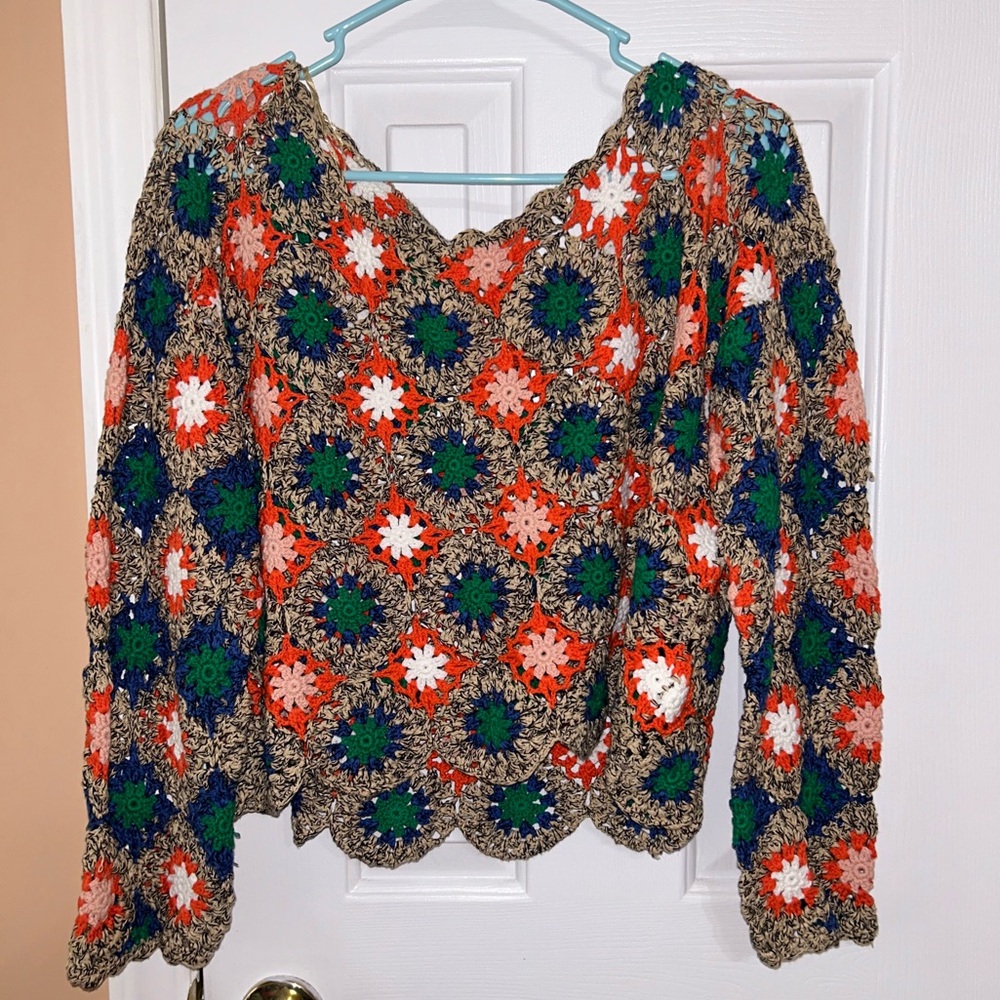 Brand new with tag / Womens Zara Blouse / Size Medium / Multicolored